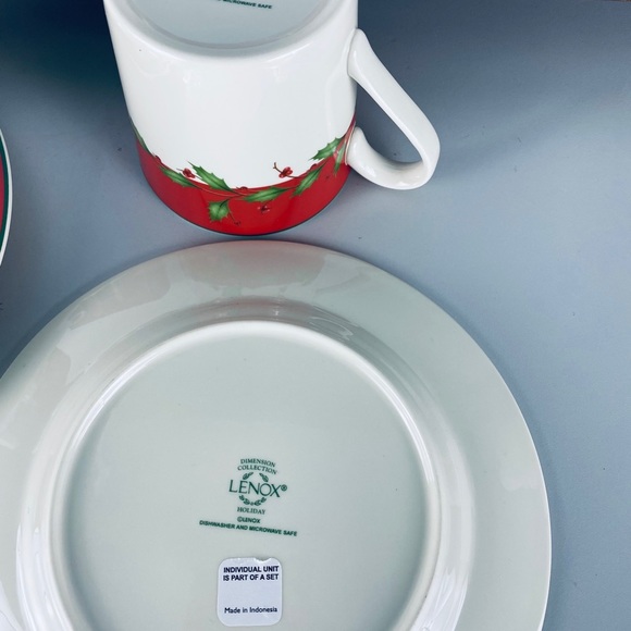 Lenox Holiday Red Dessert Plates Mugs Set of 4 - Picture 9 of 9